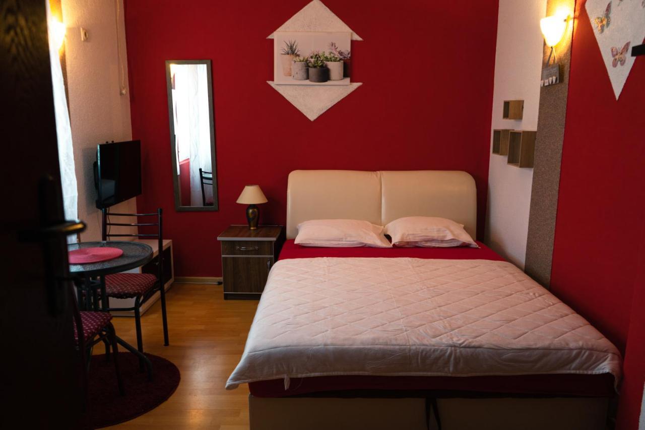 Apartments Marijana Тиват Екстериор снимка