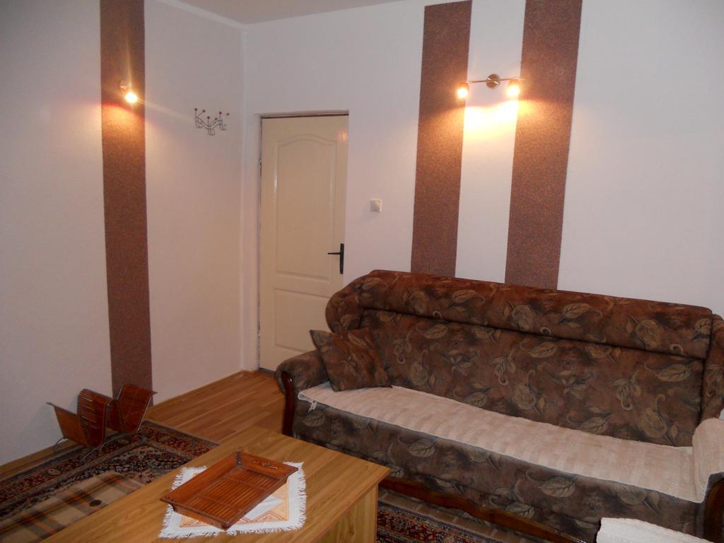 Apartments Marijana Тиват Екстериор снимка